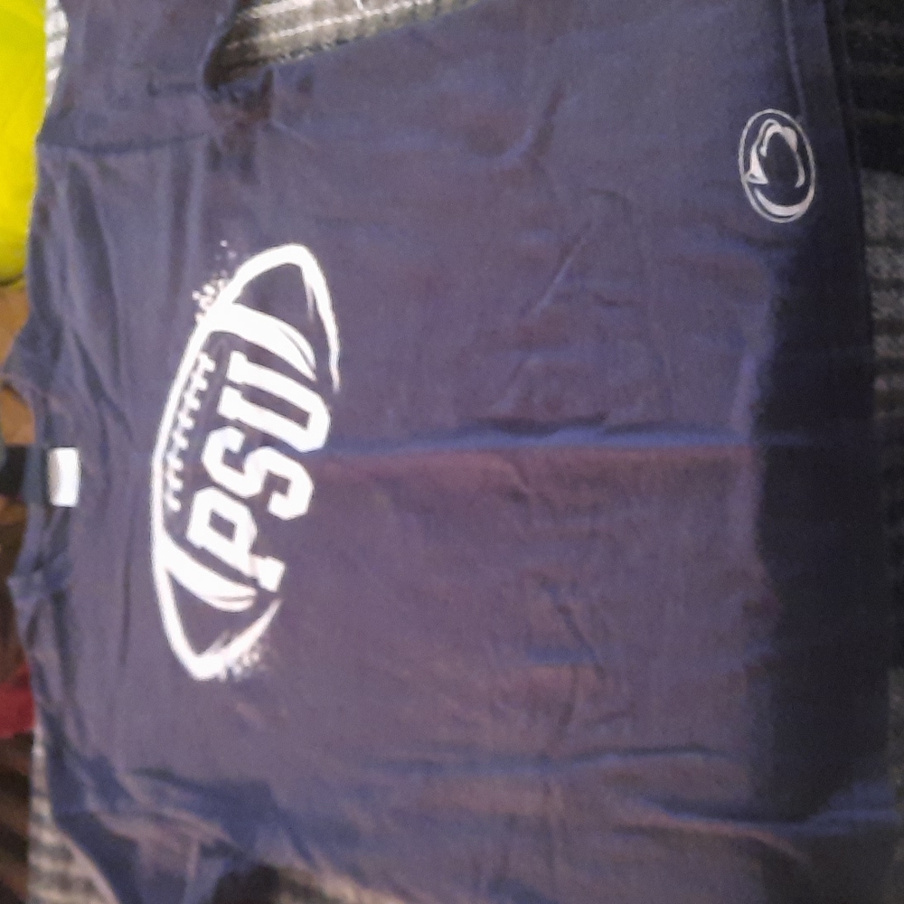 PSU ADULT ( MEDIUM) TSHIRT.